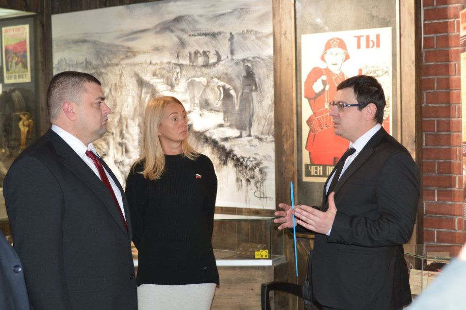 Сегодня, накануне очень значимого праздника для каждого жителя Воронежа - Дня освобождения города от немецко-фашистских захватчиков, посетил с руководителями фракций городской Думы Юлией Поповой, Андреем Сувериным и Юрием...