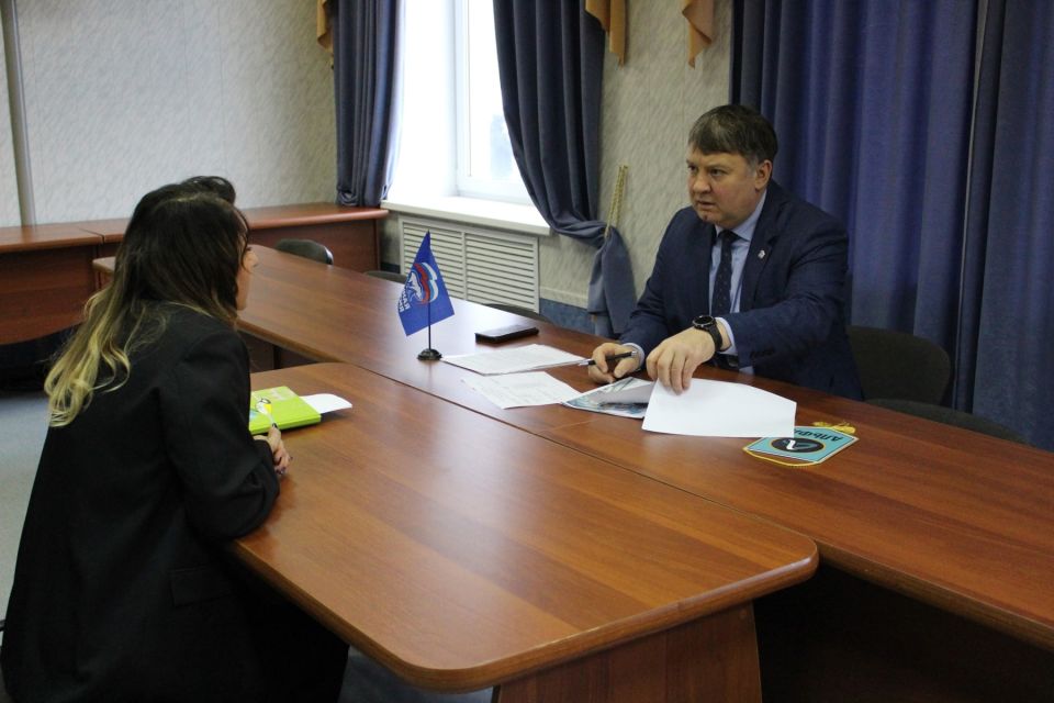 Николай Нетяга провел прием граждан в Нововоронежской местной общественной партийной приемной