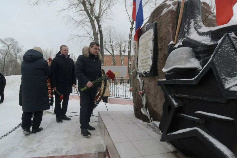 Сергей Талдыкин почтил память защитников Воронежа