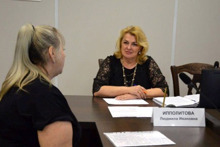 Людмила Ипполитова провела прием граждан в общественной приёмной Верхнемамонского муниципального района