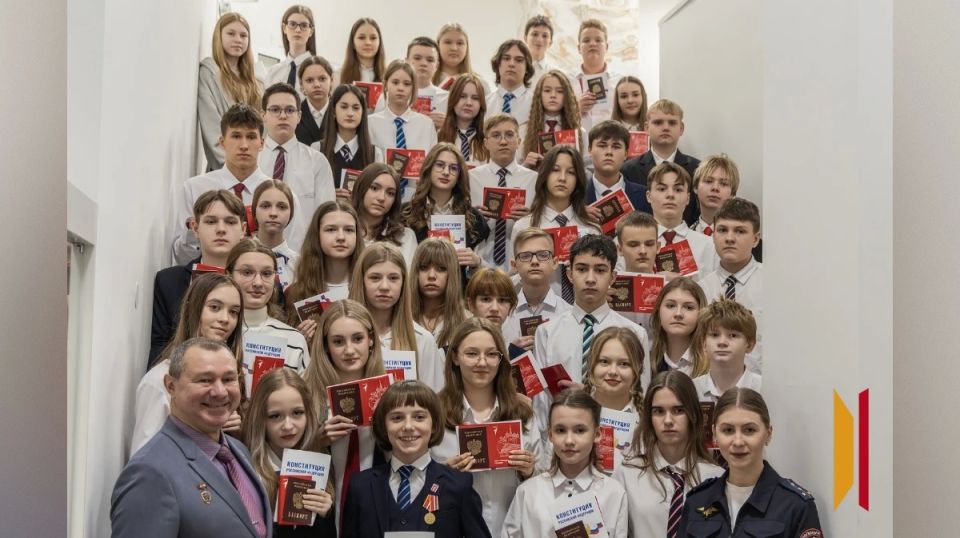 В Воронеже прошла торжественная церемония вручения паспортов юным жителям города