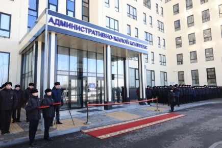 Генерал Бородин принял участие в открытии нового общежития Воронежского института МВД России