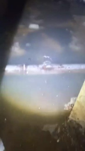 В доме №3 на Спортивной набережной лопнули трубы отопления и канализации