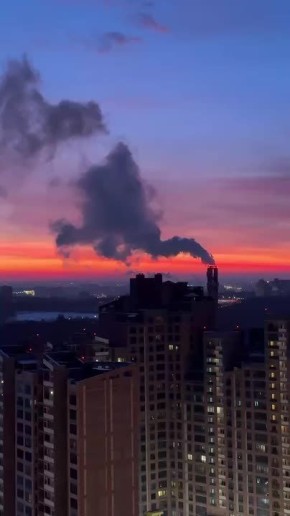 Огненный рассвет встречает сегодня воронежцев