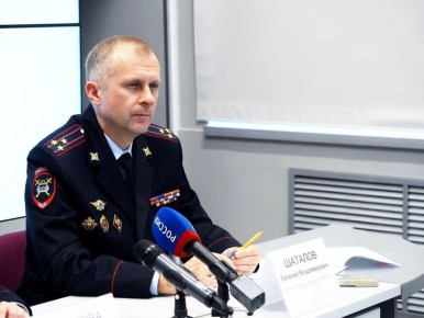 ������� � 15-00 � ���� ����������� ��������� �����-�����������, ����������� �������� ������������ ��������� ��������