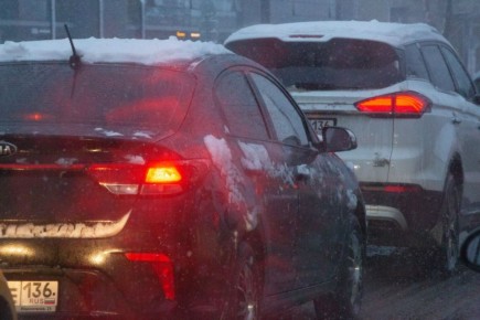 7-балльные пробки из-за сильного снегопада сковали дороги столицы Черноземья