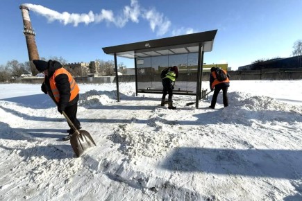 За день количество снега на улицах района уменьшилось еще на 1300 кубометров