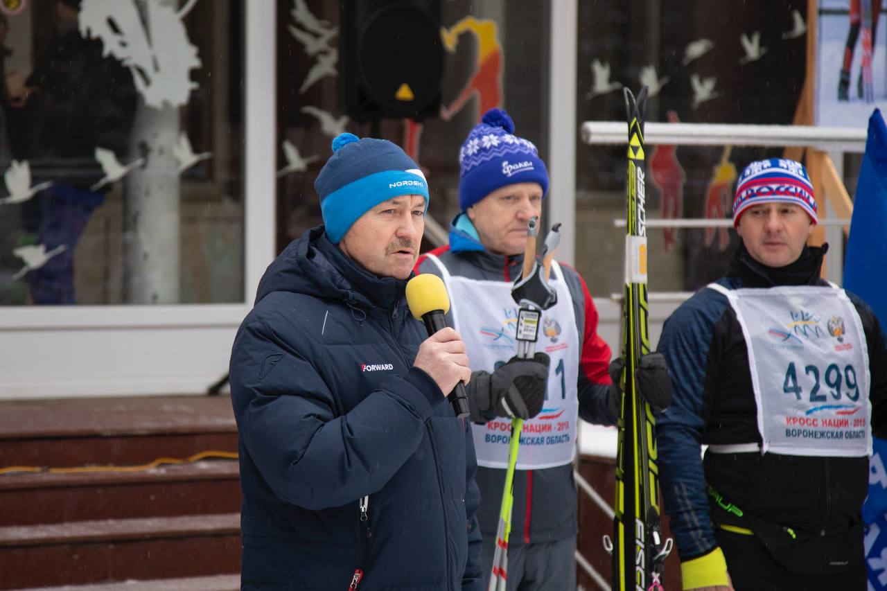 Председатель Воронежской областной думы Юрий Матузов принял участие в лыжной гонке