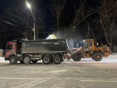 #уборка_Воронежа. Комбинаты благоустройства продолжают работу по уборке города