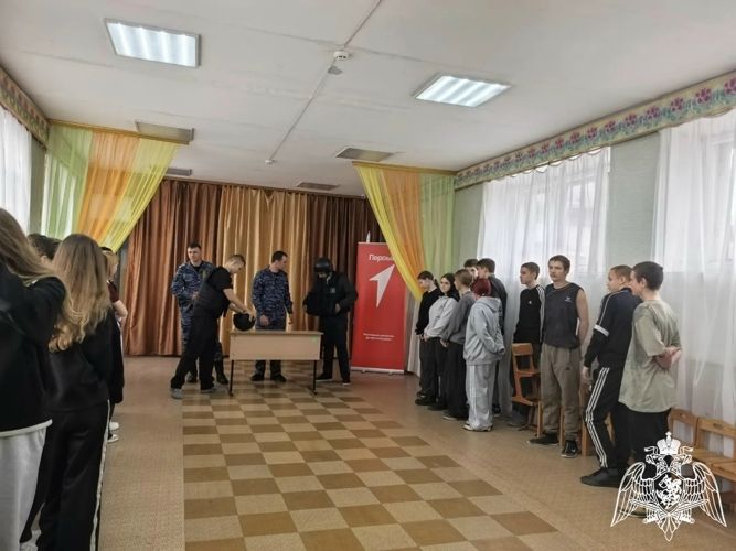 Росгвардейцы организовали Урок мужества для кантемировских школьников