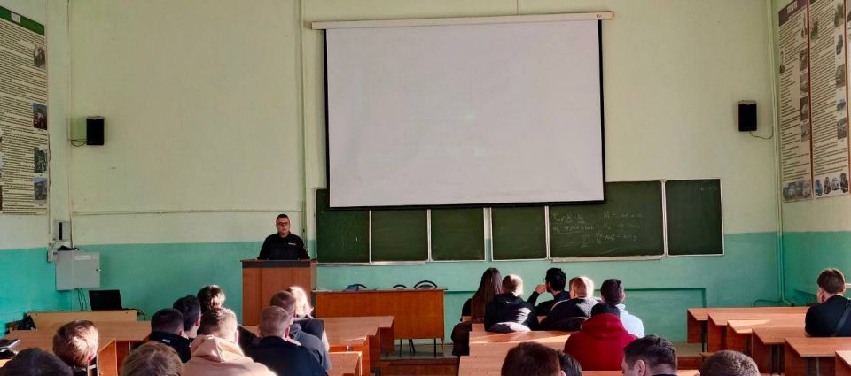 «Экономическая безопасность» начинается с личной: в Воронежском лесотехническом университете усилили профилактику наркомании