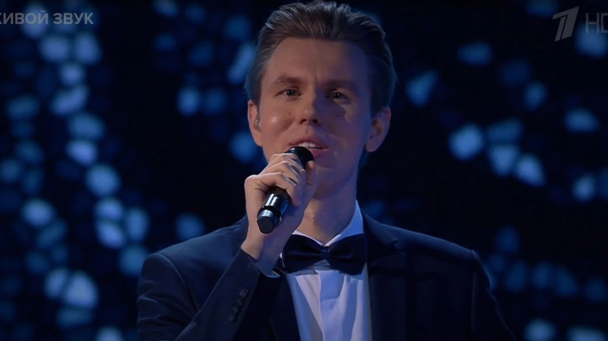 Солист Воронежского театра оперы и балета Иван Кураев прошел первый этап шоу «Голос»