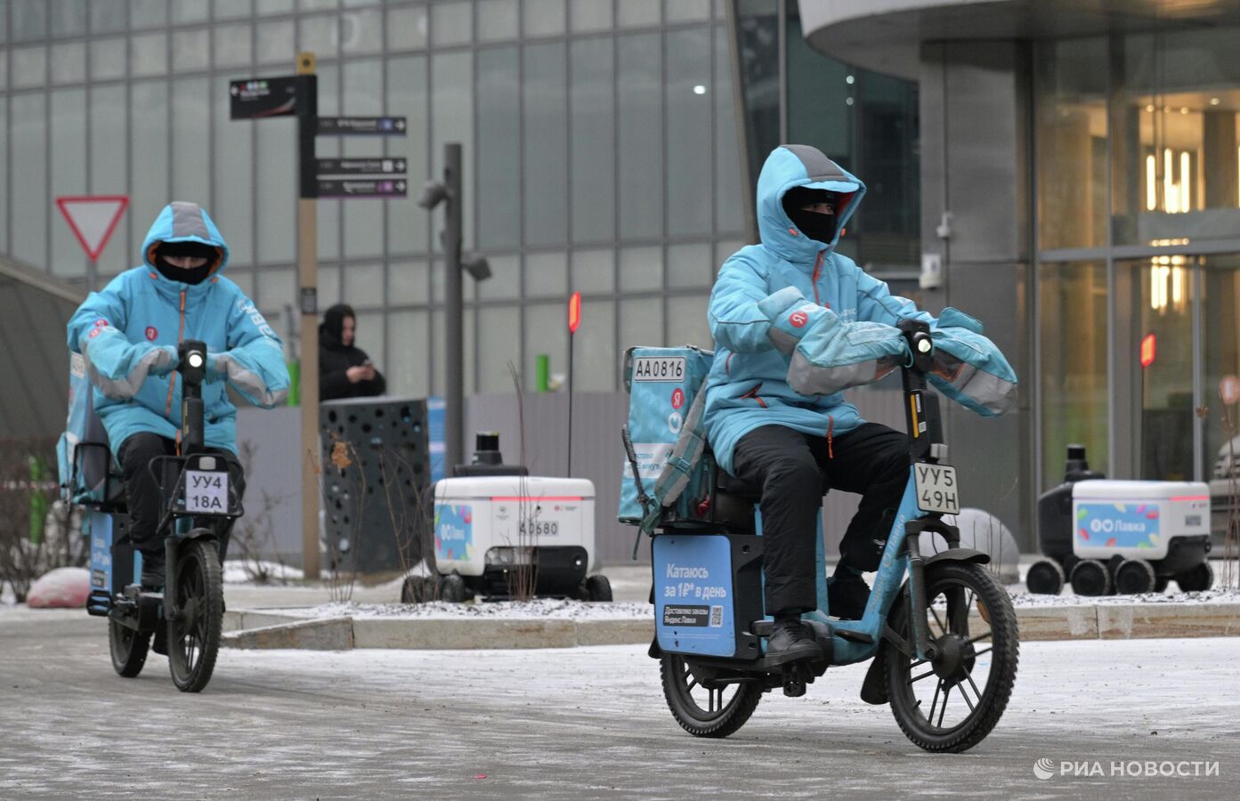 В Петербурге ищут курьера с зарплатой от 277 тысяч рублей