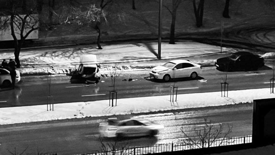 ВАЗ превратился в «Оку»: в Воронеже сокрушительное столкновение почти уничтожило легковушку