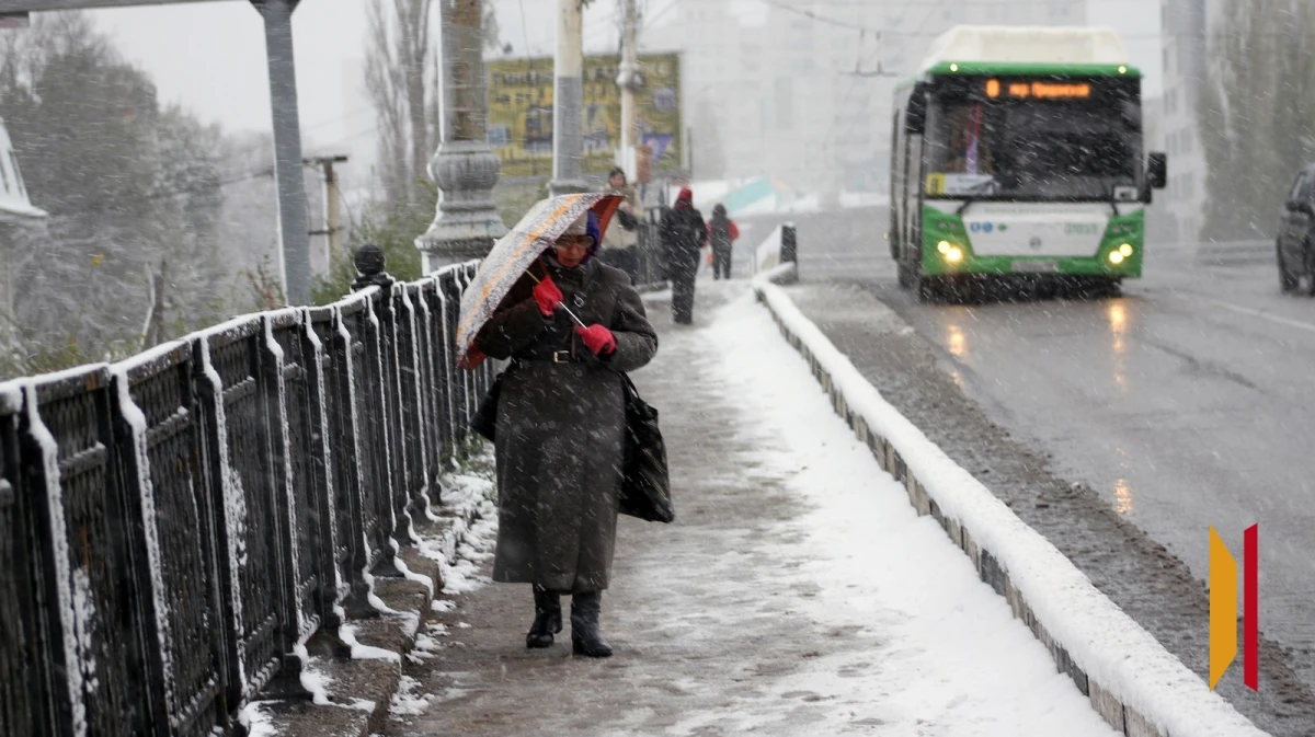 Воронежцев предупредили о метели, дожде, гололеде и сильном ветре 16 февраля
