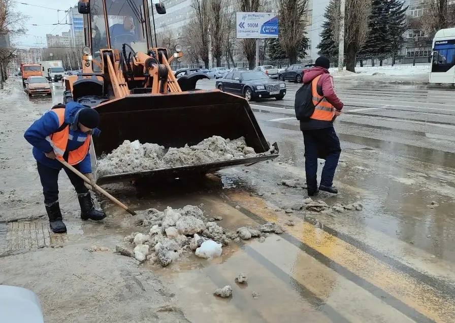 #уборка_Воронежа днем 16 февраля