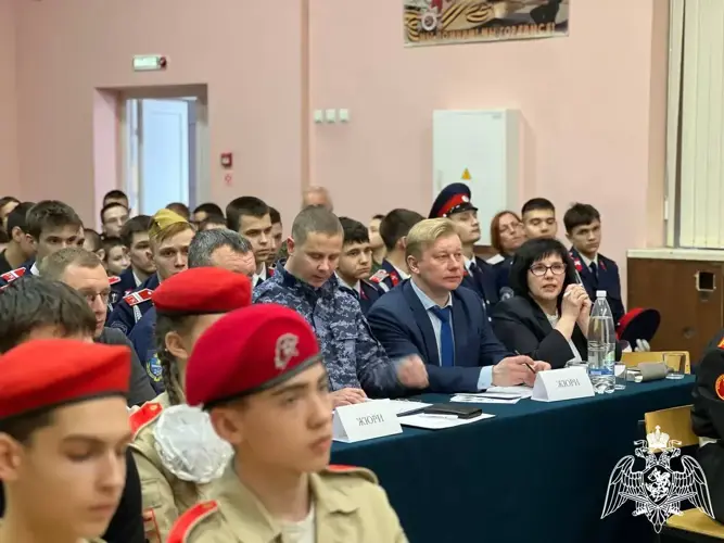 Офицер Росгвардии оценил участников регионального военно-спортивного фестиваля «Служу России!», посвященного Дню защитника Отечества