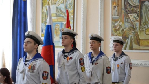 В Павловском районе начала работу передвижная выставка «Семья героя»