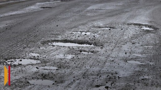 Воронежскому владельцу BMW выплатили 174 тыс рублей за поврежденную из-за ямы машину