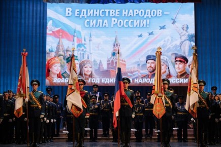 Губернатор Александр Гусев и председатель областной Думы Юрий Матузов поздравляют с Днем защитника Отечества: