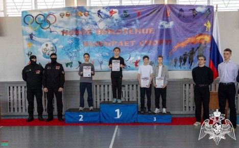 В закрытии спартакиады в Воронежской школе приняли участие сотрудники Росгвардии