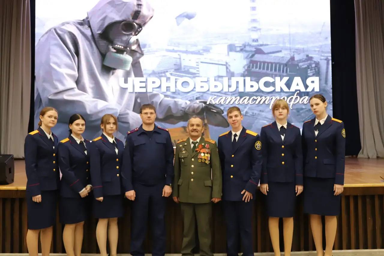 Руководитель Бобровского МСО регионального следственного управления СК России провел урок мужества для кадет профильного класса