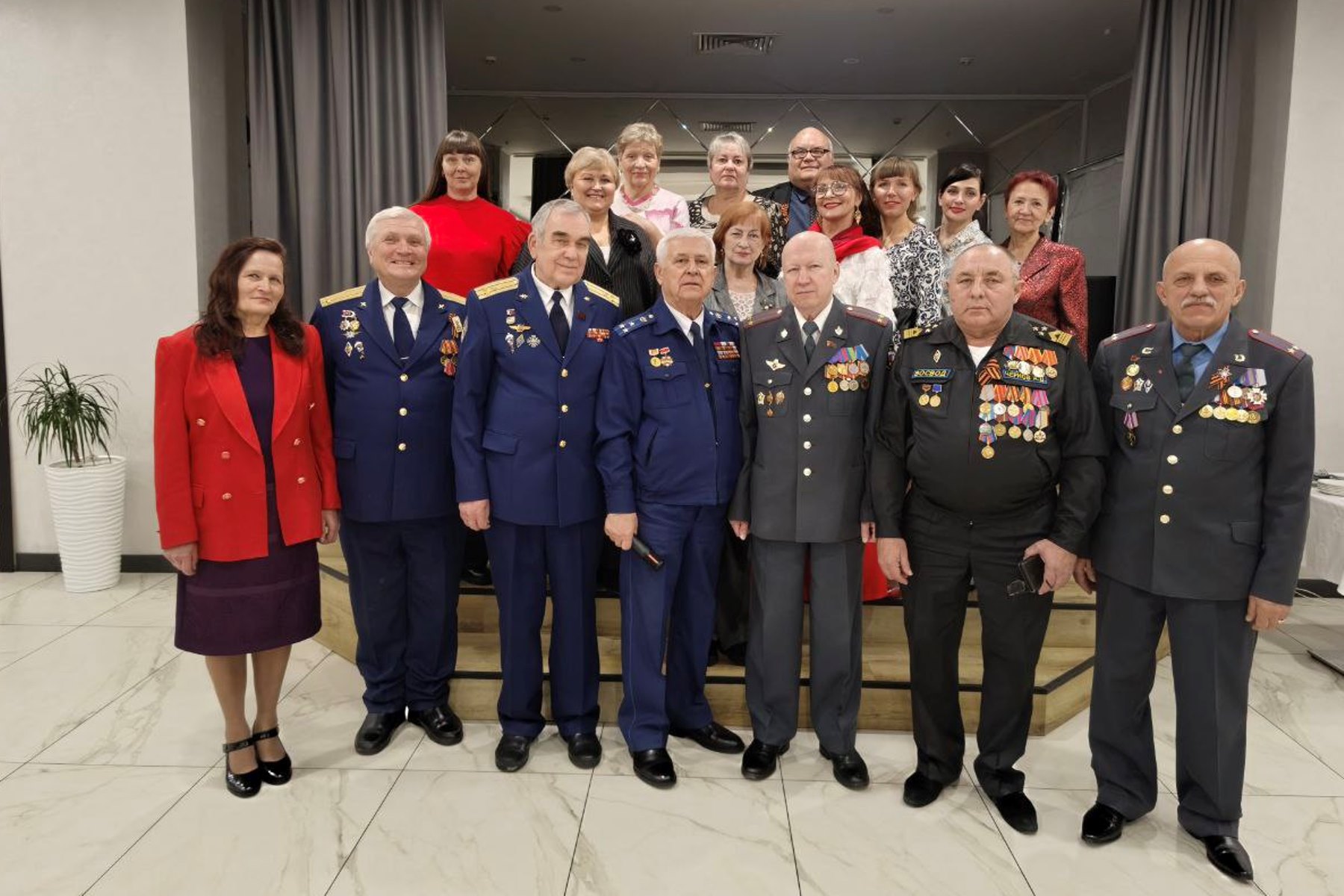 Иван Мошуров помог организовать праздничный вечер для ветеранов Коминтерновского района