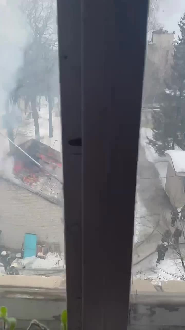 Кадры тушения пожара в детском саду №21