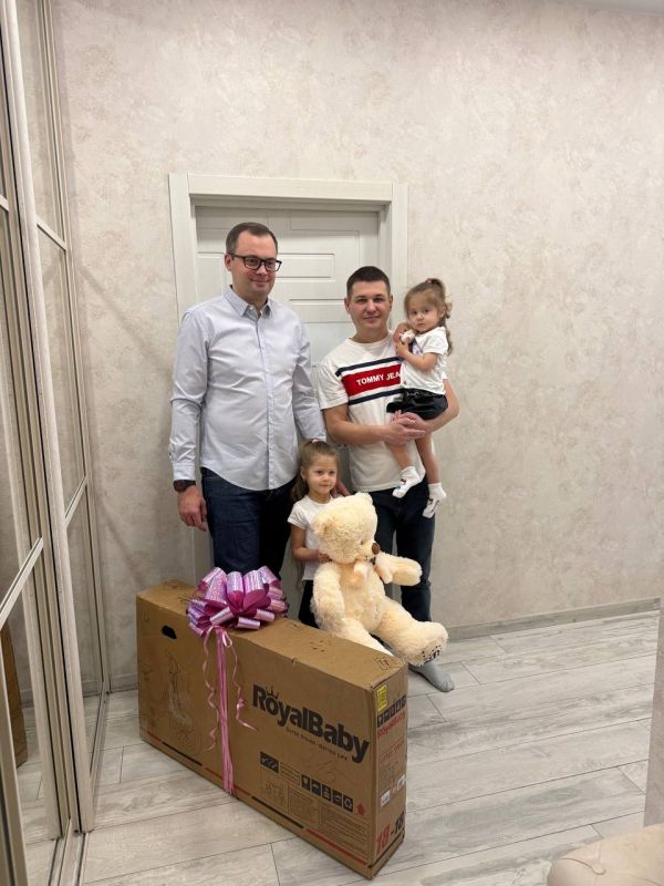 Депутат Воронежской городской Думы Николай Коржов принял участие во Всероссийской акции «Ёлка желаний», которую поддерживает «Единая Россия»