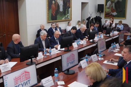 Путь к технологическому лидерству через допобразование: в Воронеже обсудили подготовку кадров под задачи экономики