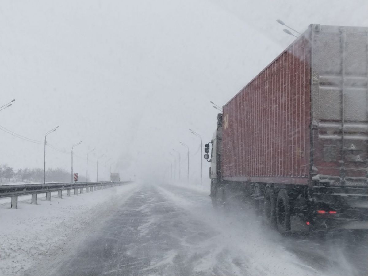 О снегопаде на федеральных трассах предупредили воронежских водителей