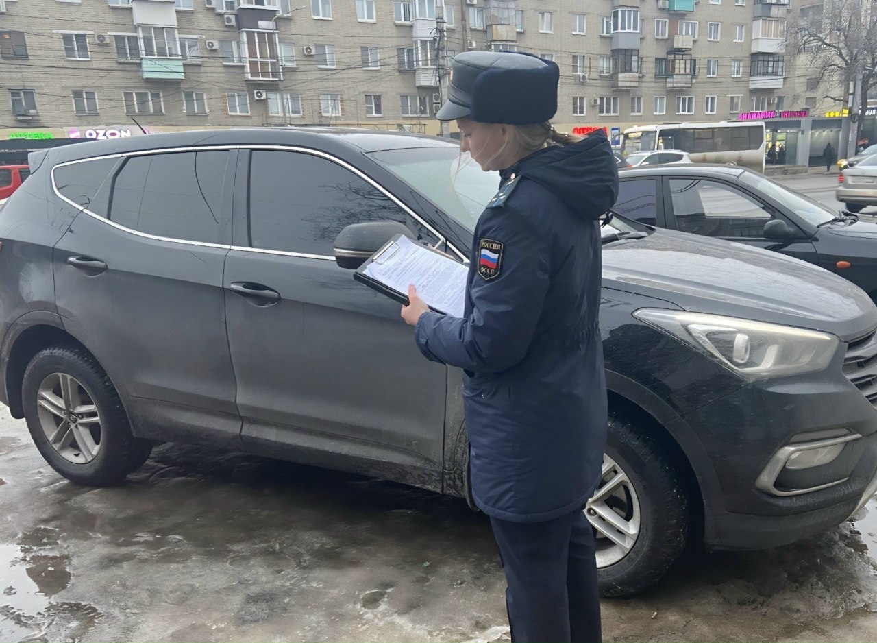 Воронежские приставы взыскали с двух автомобилистов-должников 285 тыс рублей