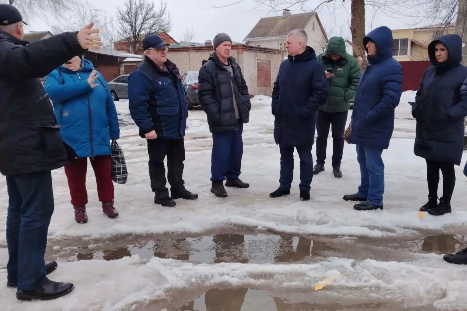 Евгений Китаев оперативно отреагировал на обращения жителей своего округа