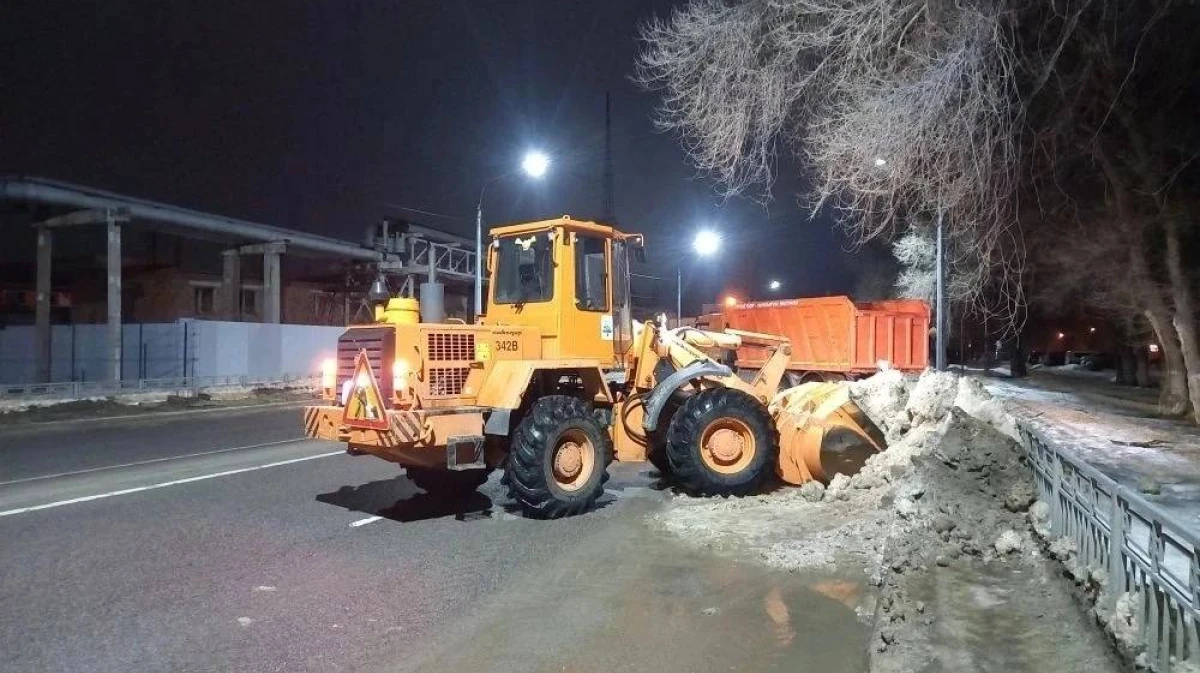 Из Воронежа в ночь на 4 марта вывезли около 2,2 тыс кубометров снега