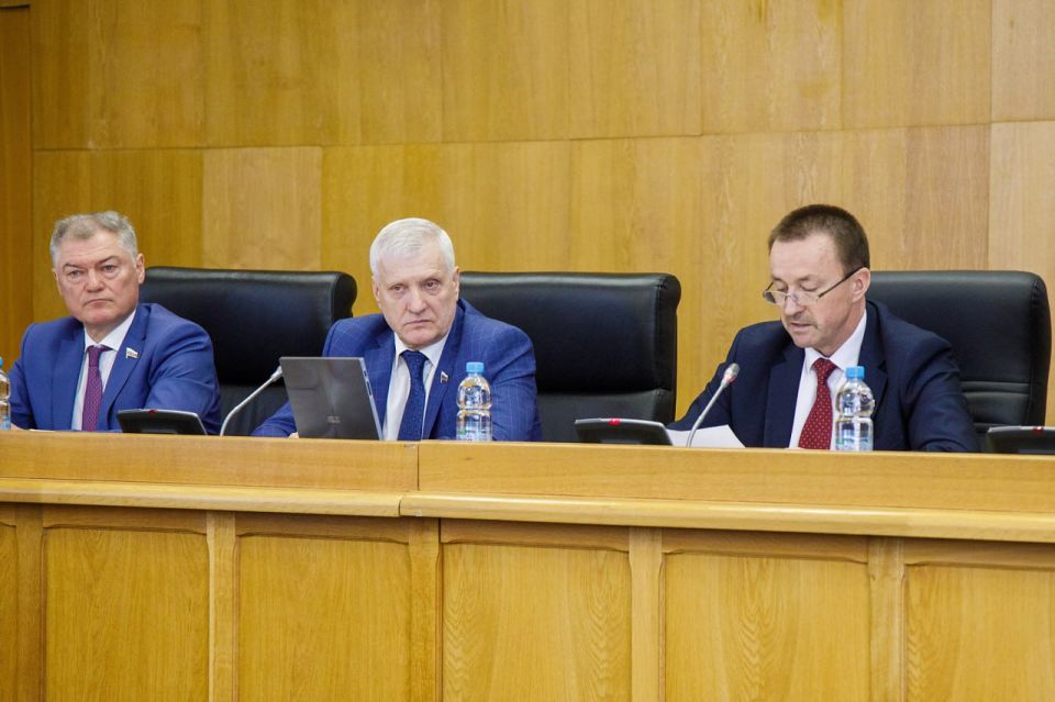 В областной Думе сокращено число комитетов