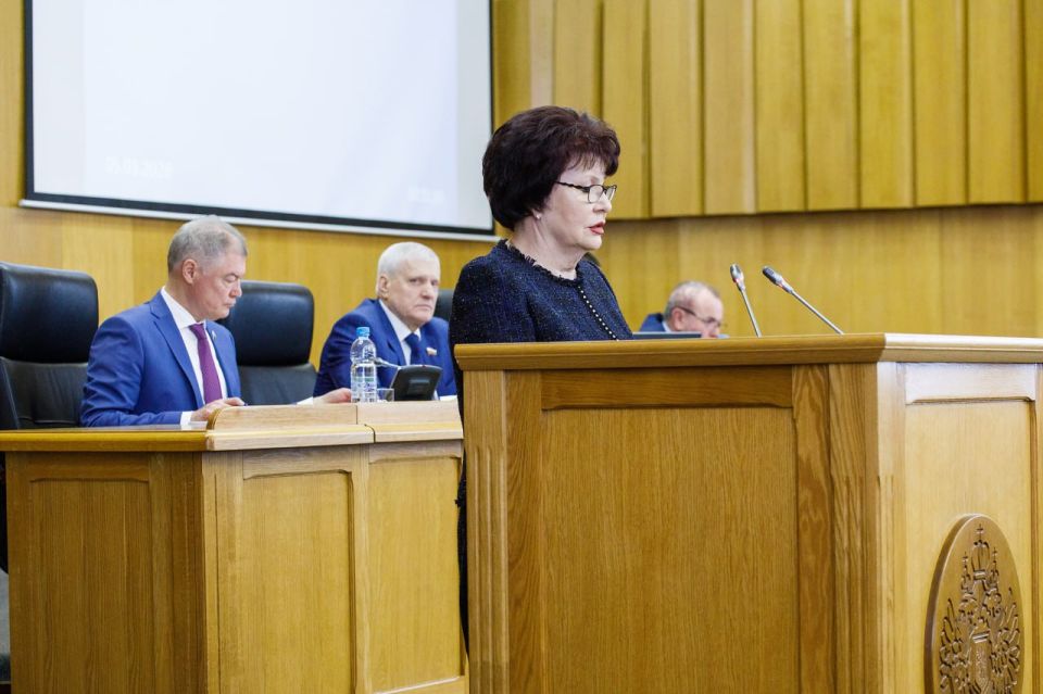 На повышение зарплат отдельных категорий бюджетников в регионе направят почти 3 млрд рублей