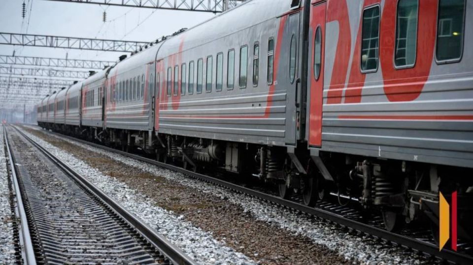 В Воронежской области легковушка выехала на железнодорожные пути и столкнулась с грузовым поездом