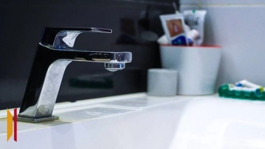 В Коминтерновском районе Воронежа отключат холодную воду в пяти домах и детском саду 24 марта