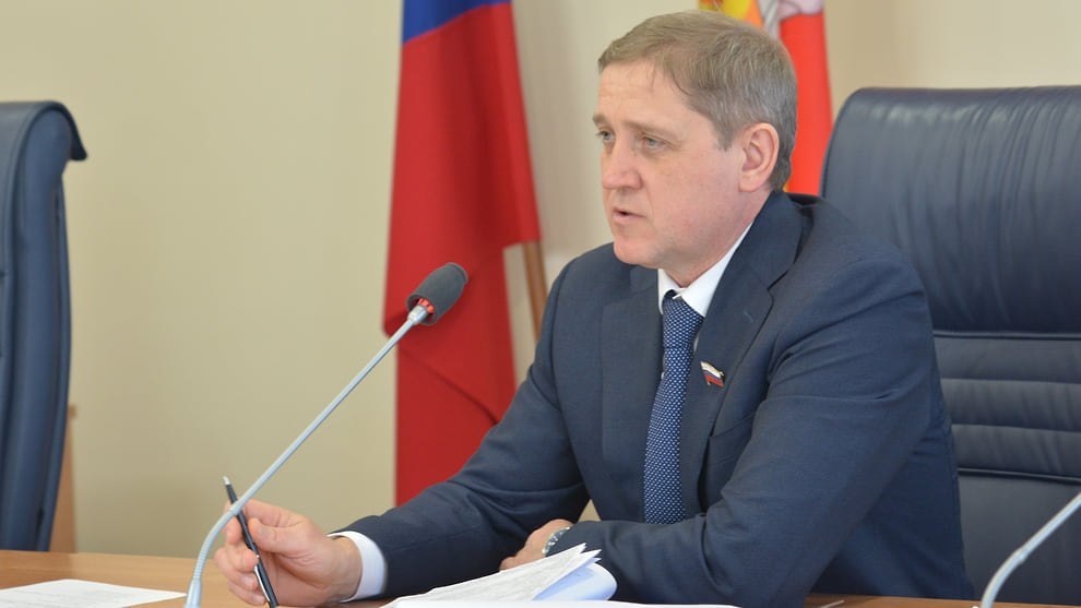 Муниципальная программа «Развитие транспортной системы» стала предметом рассмотрения депутатов на заседании совместных комиссий Воронежской городской Думы, которое провел заместитель председателя парламента Андрей Соболев
