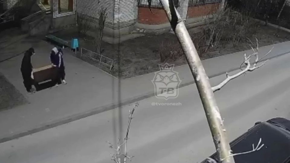 � �������� 2 ������� ������ � ���������� ������ ����������� ������������ �����: �����