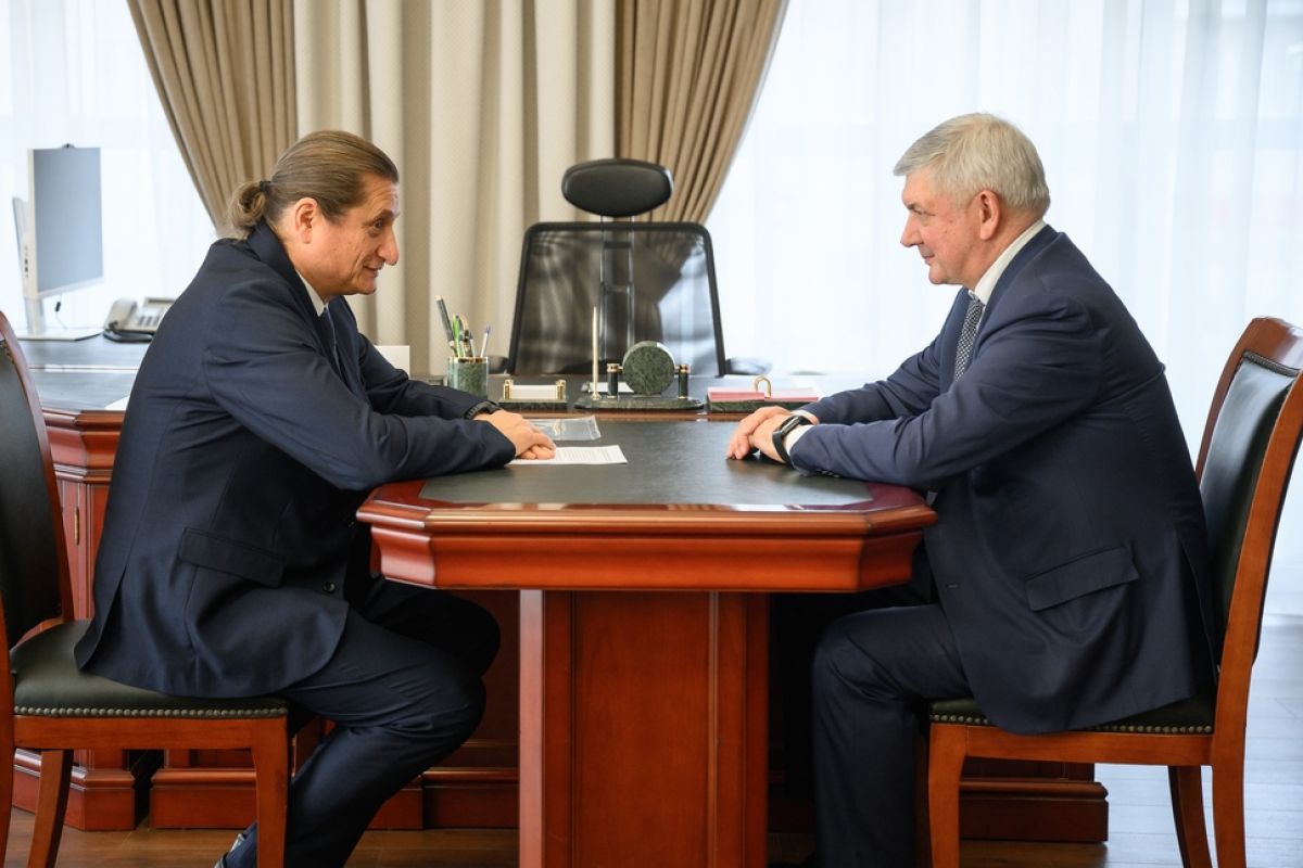 Александр Гусев и Сергей Чижов обсудили поддержку участников СВО в Воронежской области