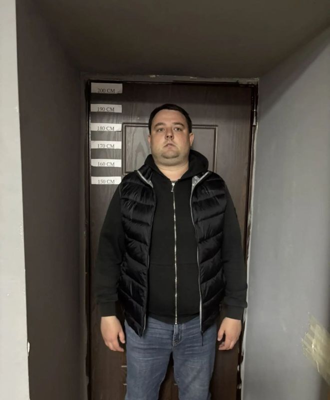 Воронежские оперативники задержали мошенника, обманувшего женщину под предлогом оплаты штрафстоянки