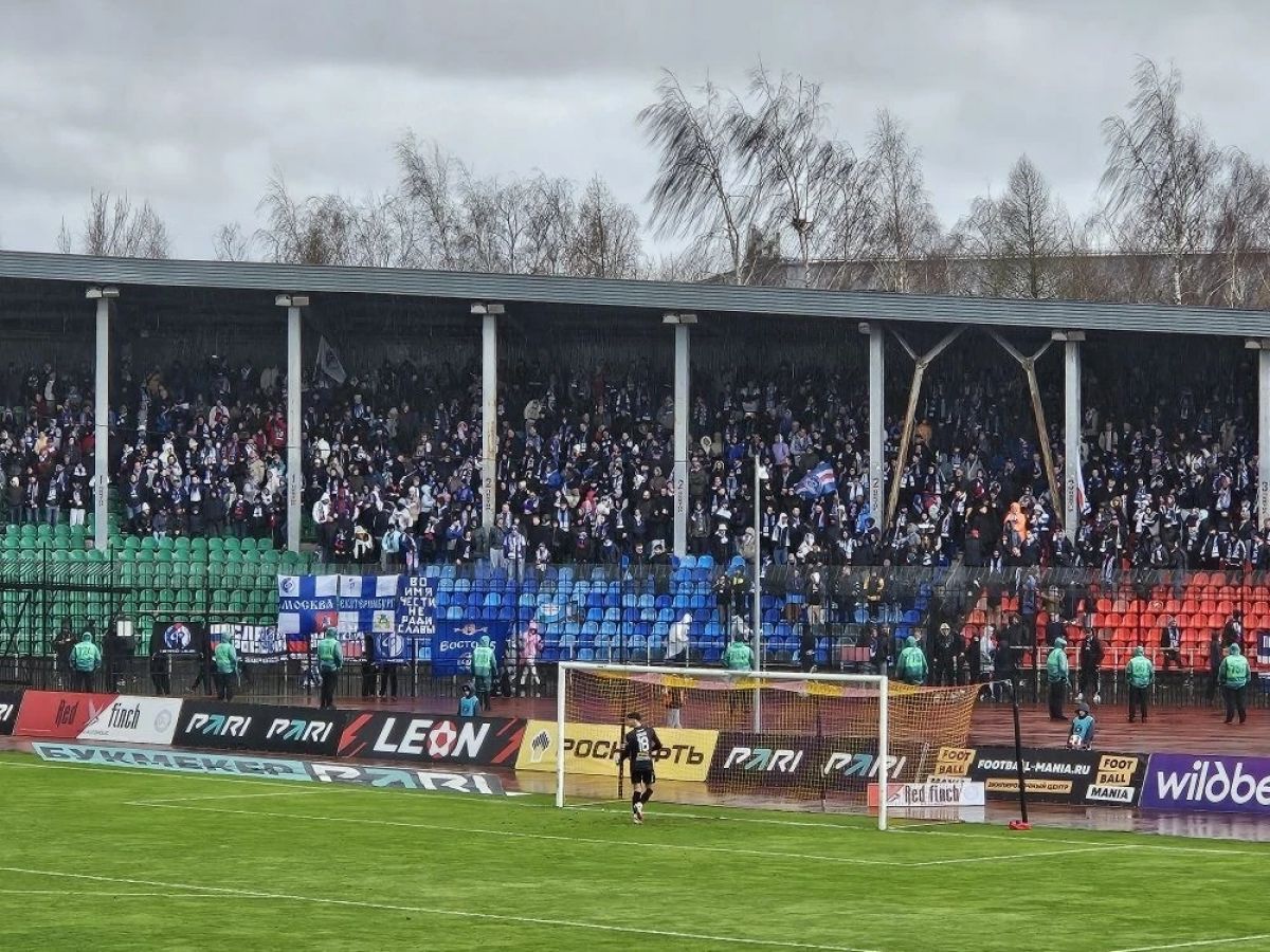 Внушительный десант болельщиков из Воронежа поддерживает «Факел» в Туле