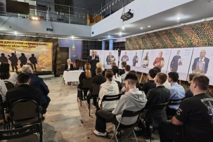 Выставка «Семья Героя» под эгидой Воронежской областной Думы открылась в Подгоренском районе