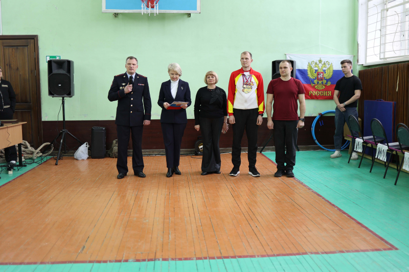 В Воронеже сотрудники полиции провели спортивное мероприятие «Спорт – Zа здоровый образ жизни»