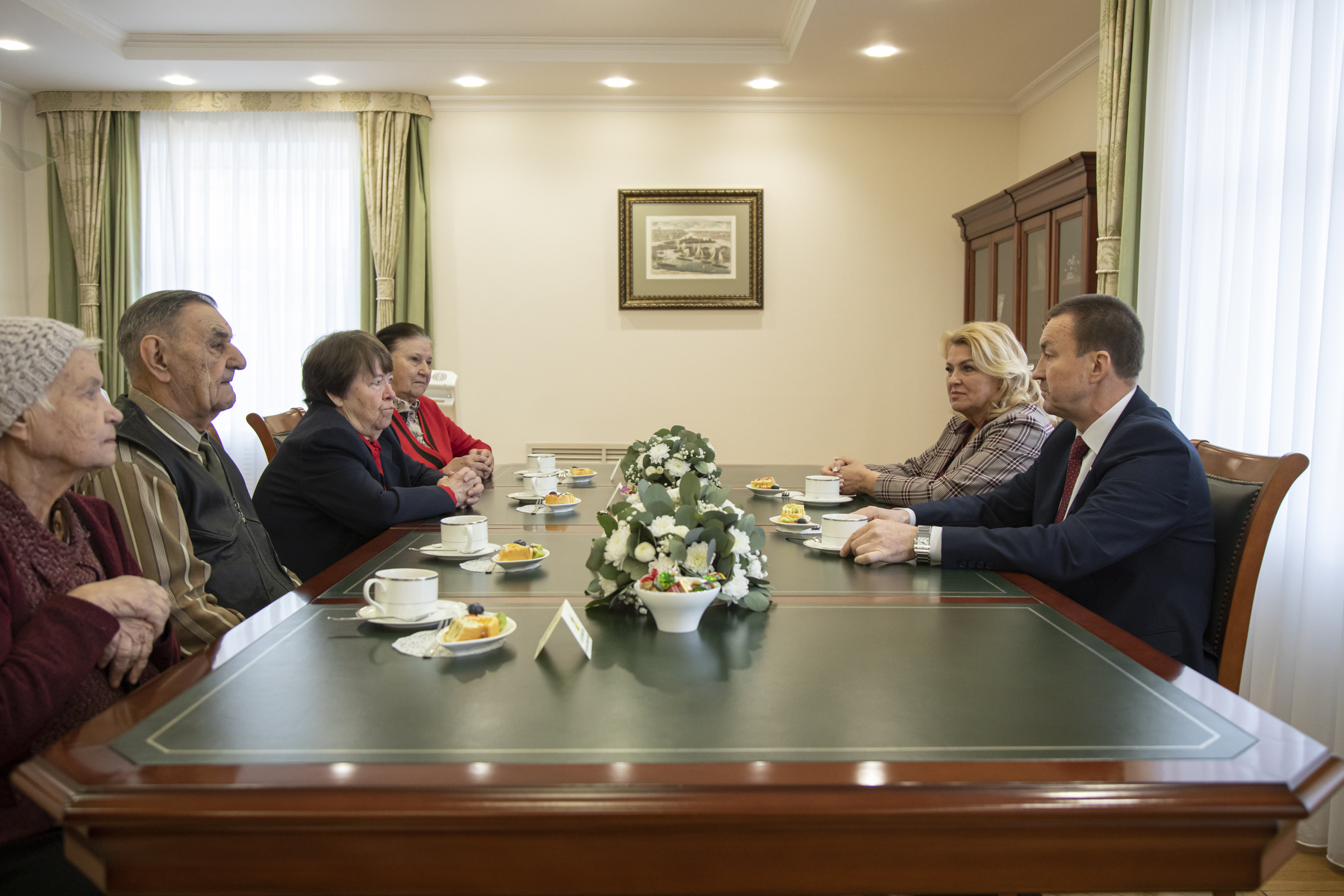 Юрий Матузов провел встречу с воронежскими бывшими узниками концлагерей