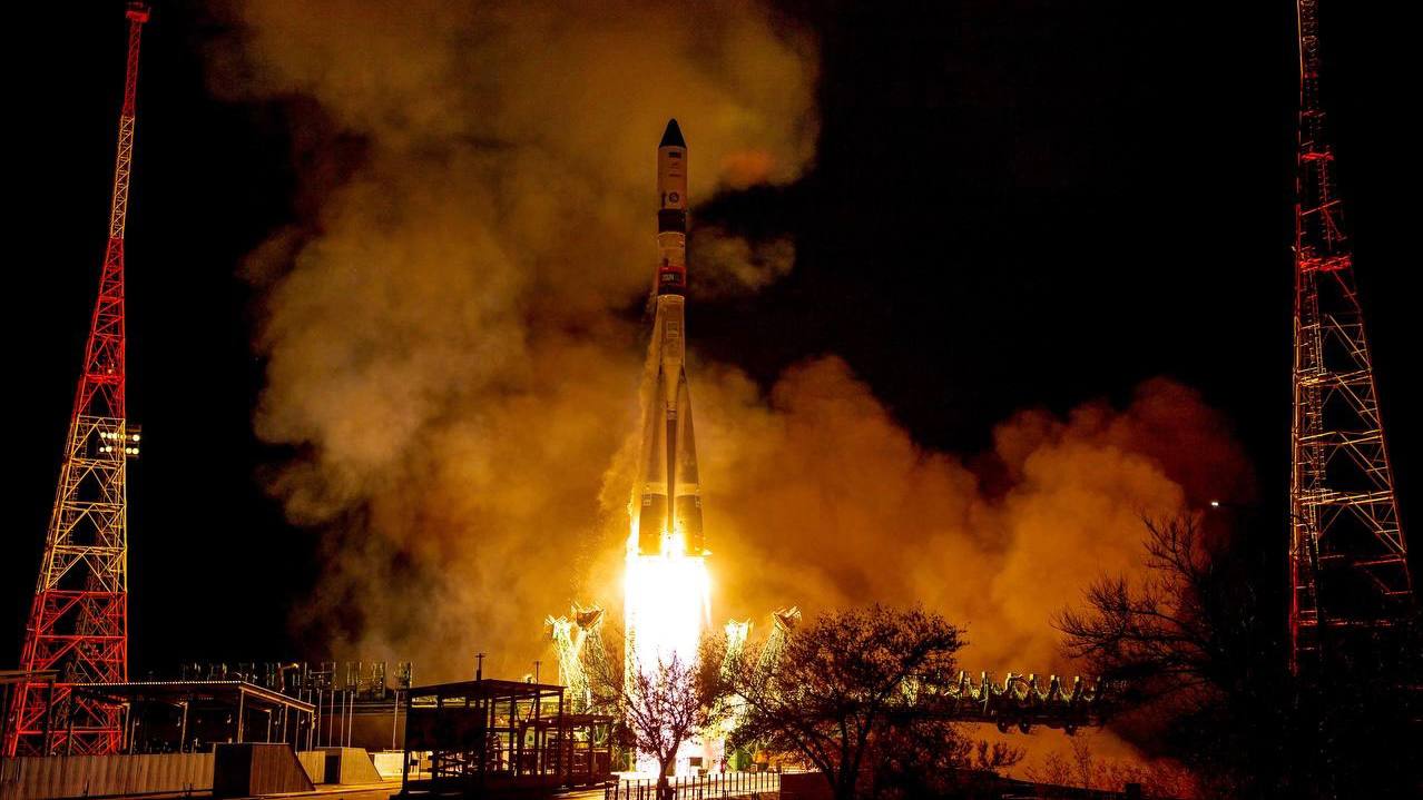 Губернатор Александр Гусев и председатель облдумы Юрий Матузов поздравили воронежцев с Днем космонавтики