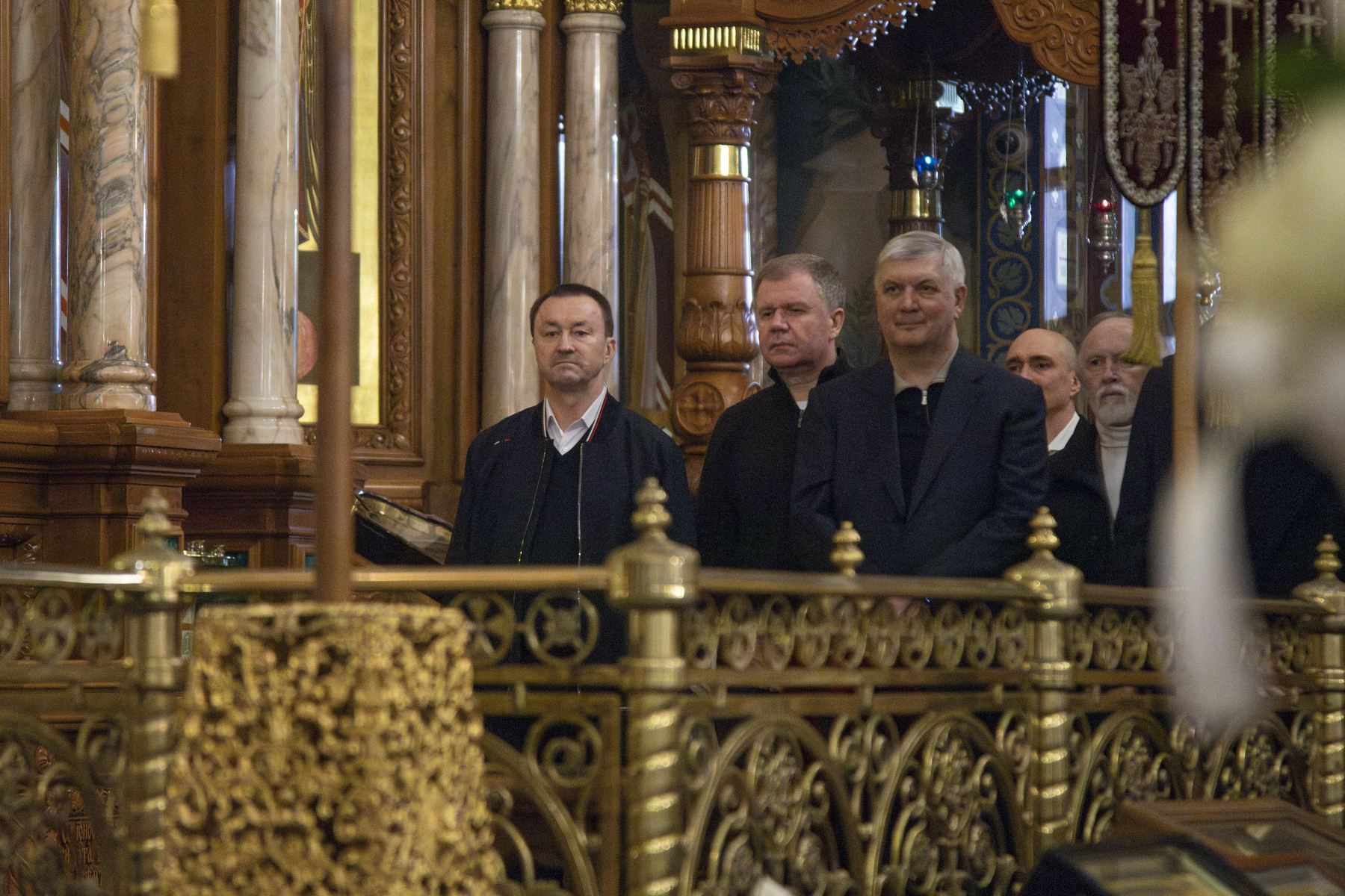 Юрий Матузов посетил пасхальное богослужение