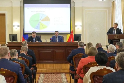 Запуск сезонных маршрутов и итоги работы управления ЖКХ обсудили на планерке в администрации Воронежа