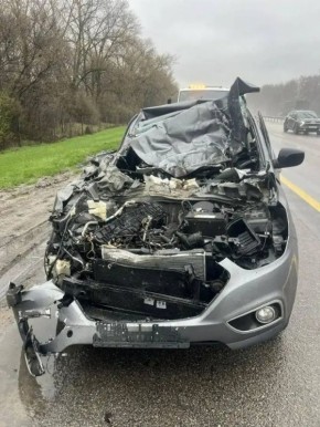 Трое москвичей попали в больницу после жесткого ДТП с фурой на трассе в Бобровском районе